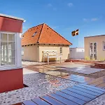 De 4*