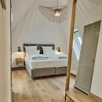 De 4*