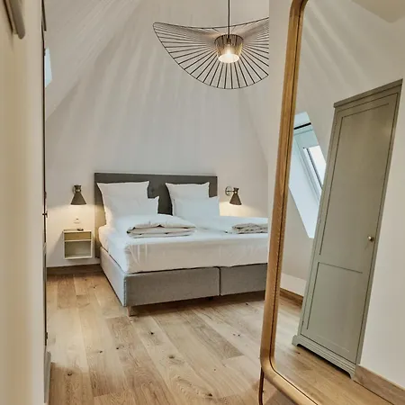De 4*